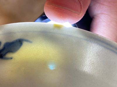 Drie stukken Chinees blauw-wit en wit monochroom scheepswrakporselein, Transitie periode en Jiaqing — foto 6