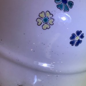 Drie stukken in Kakiemon-stijl porselein, Chantilly, Frankrijk, 18e eeuw — foto 24
