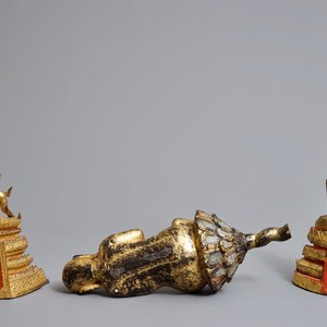 Drie Thaise verguld bronzen, aardewerken en houten votieve beelden, 19e eeuw — foto 2
