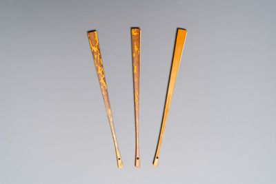 Drie waaiers, navolger van Zhang Daqian 張大千 (1899-1983) en Wu Hufang 吴湖帆 (1894-1968), inkt en kleur op papier — foto 4