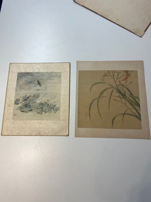 Ecole chinoise: Cinq œuvres diverses avec paysages et fleurs, encre et couleur sur soie, signé Zizhou 子帚, 19/20ème — photo 8