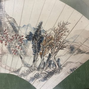 Ecole chinoise, encre et couleurs sur feuille d'éventail: 'Paysage montagneux', 19/20ème — photo 10
