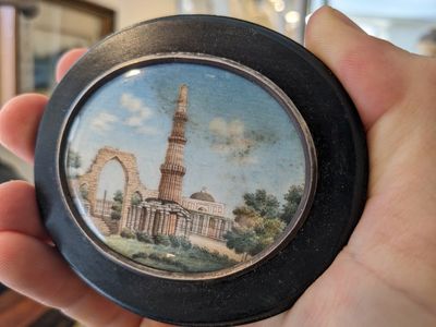 Ecole indienne: Onze miniatures au sujet du Taj Mahal avec les portraits du Shah Jaha et sa femme Mumtaz Mahal, début du 20ème — photo 7