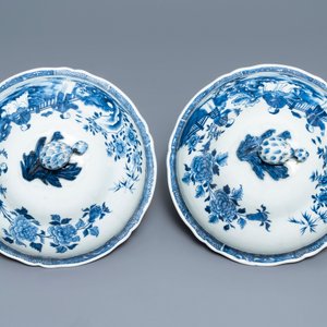 Een 119-delig Chinees blauw-wit 'Romance of the Western chamber' servies, Qianlong — foto 30