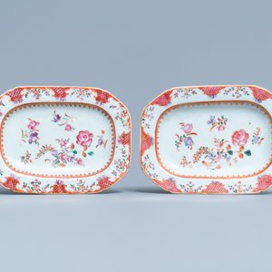 Een 158-delig Chinees famille rose servies met floraal 'Lowestoft' decor, Qianlong — foto 26