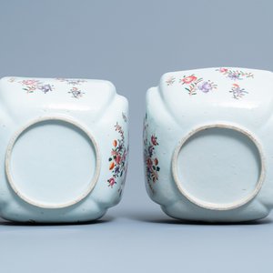 Een 158-delig Chinees famille rose servies met floraal 'Lowestoft' decor, Qianlong — foto 35