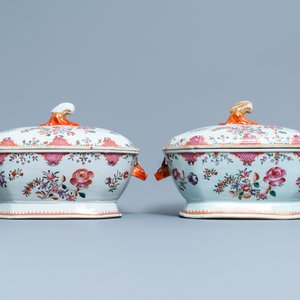Een 158-delig Chinees famille rose servies met floraal 'Lowestoft' decor, Qianlong — foto 39