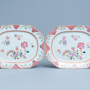 Een 158-delig Chinees famille rose servies met floraal 'Lowestoft' decor, Qianlong — foto 48