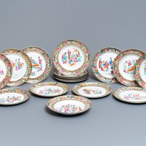 Een 16-delig Chinees Canton famille rose servies, 19e eeuw — foto 1