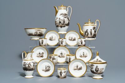 Een 18-delig Empire grisaille en verguld koffieservies in Brussels of Parijs porselein, 19e eeuw