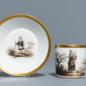 Een 18-delig Empire grisaille en verguld koffieservies in Brussels of Parijs porselein, 19e eeuw — foto 6