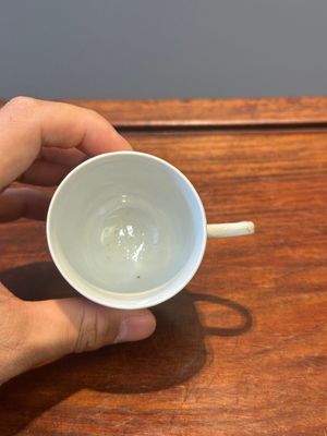 Een 28-delig Chinees rose-geëmailleerd en verguld theeservies met gekroonde monogrammen, Qianlong — foto 49