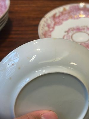 Een 28-delig Chinees rose-geëmailleerd en verguld theeservies met gekroonde monogrammen, Qianlong — foto 74