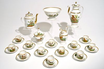 Een 29-delig Empire koffieservies in Brussels porselein met decor van dieren, 1e helft 19e eeuw