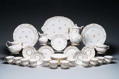 Een 43-delig servies in polychroom Meissen porselein, Duitsland, 19/20e eeuw