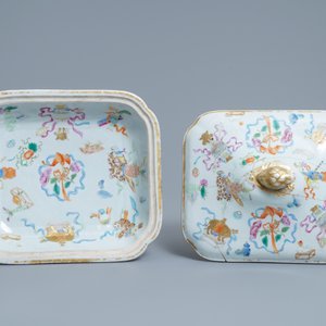 Een 9-delig Chinees famille rose servies met kostbaarhedendecor, Jiaqing/Daoguang — foto 15
