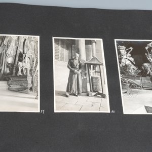 Een aantrekkelijk reisalbum met 107 zwart-witfoto's uit China, ca. 1900-1920 — foto 33