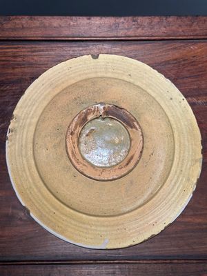 Een aantrekkelijke Nederlandse blauw-witte majolica schotel met een gevleugelde cherubijn, waarschijnlijk Harlingen, 2e helft 17e eeuw — foto 8