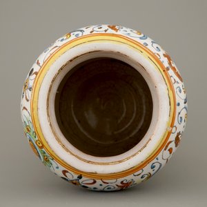 Een albarello in Italiaanse majolica, Deruta, 17e eeuw — foto 5