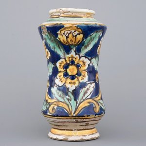 Een albarello in Italiaanse majolica, Sicilië, 17e eeuw — foto 2