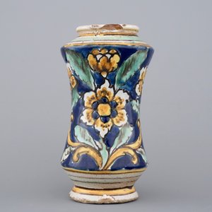 Een albarello in Italiaanse majolica, Sicilië, 17e eeuw — foto 4