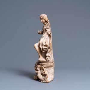 Een albasten figuur van een vrouwelijke heilige, Trapani, Sicilië, Italië, 17e eeuw — foto 5