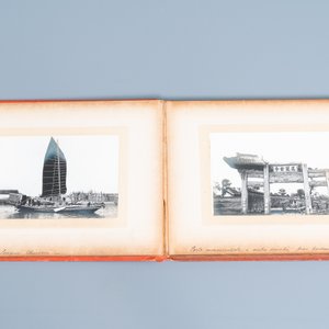Een album met dertien zilvergelatine zwart-witfoto's van China, gedateerd 1903 — foto 3