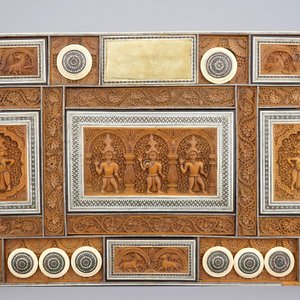 Een Anglo-Indische houten doos met inlegwerk van ivoor, Vizagapatam, 19e eeuw — foto 3