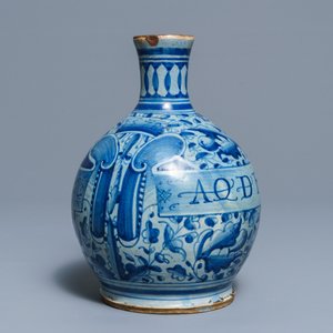 Een apothekersfles in Italiaanse majolica met Sint-Margaretha van Antiochië, gedat. 1578 — foto 3