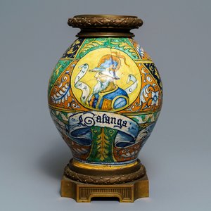 Een apothekerspot met fijn portret in Italiaanse majolica met bronzen montuur, Faenza, 16e eeuw — foto 1