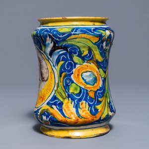 Een apothekerspot of 'albarello' in Italiaanse majolica, Venetië, 2e helft 16e eeuw — foto 2
