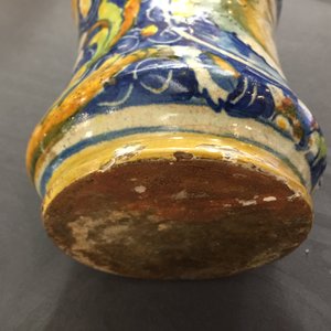 Een apothekerspot of 'albarello' in Italiaanse majolica, Venetië, 2e helft 16e eeuw — foto 8