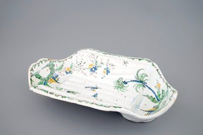 Een aspergeschaal in Italiaanse faïence, Nove di Bassano, atelier Antonibon, 18e eeuw