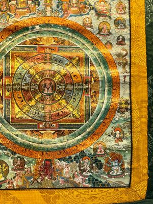 Een Avalokiteshvara mandala thangka op doek, Tibet, 19e eeuw — foto 3