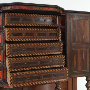 Een barok kabinet in schildpad- en wortelfineer, deels 17/18e eeuws — foto 6