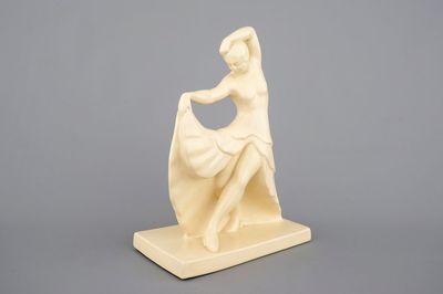 Een beeld van een dansende dame, Josephine Baker, Charles Catteau voor Boch Frères Kéramis ca. 1930