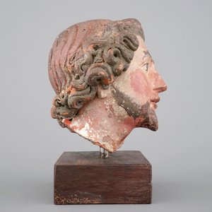 Een beschilderd terra cotta hoofd van een heilige, wellicht Duits, 18e eeuw — foto 4