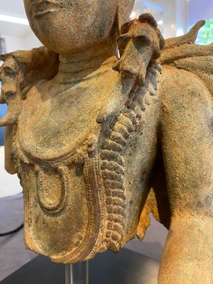 Een Birmaanse bronzen gekroonde Boeddha, wellicht Haripunchai periode, 12/13e eeuw — foto 4