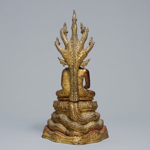 Een Birmaanse verguld bronzen Boeddha met inlegwerk, 19e eeuw — foto 3
