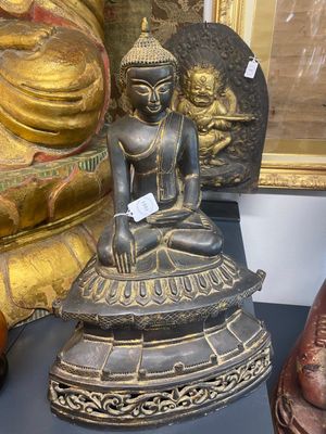 Een Birmese bronzen Shan Boeddha met sporen van vergulding, 16/17e eeuw — foto 8