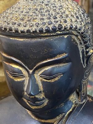 Een Birmese bronzen Shan Boeddha met sporen van vergulding, 16/17e eeuw — foto 9