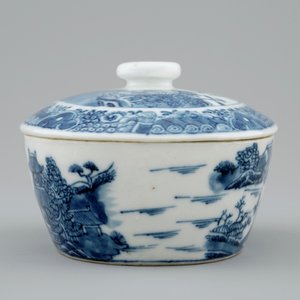Een blauw-wit Chinees botervlootje op onderschaal, Qianlong, 18e eeuw — foto 7