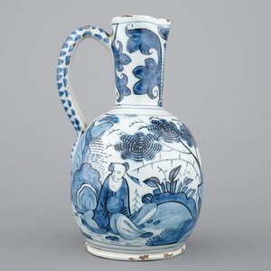 Een blauw-wit Delfts aardewerken chinoiserie kruikje, 17e eeuw — foto 4