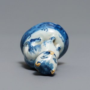 Een blauw-wit Delfts miniatuur model van een kat, 18e eeuw — foto 8