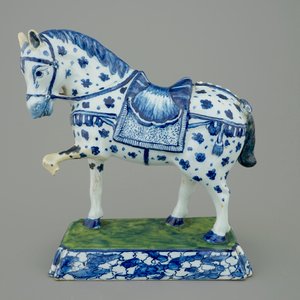 Een blauw-wit paard, Delft, 18e eeuw — foto 2