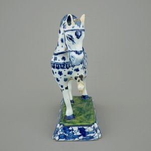 Een blauw-wit paard, Delft, 18e eeuw — foto 3