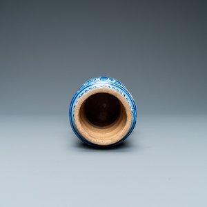 Een blauw-witte 'a foglie' albarello in Antwerpse majolica, midden 16e eeuw — foto 6
