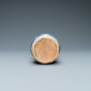 Een blauw-witte 'a foglie' albarello in Antwerpse majolica, midden 16e eeuw — foto 7