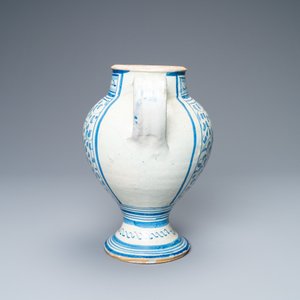 Een blauw-witte 'a foglie' siroopkan in Antwerpse majolica, midden 16e eeuw — foto 3