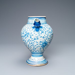 Een blauw-witte 'a foglie' siroopkan in Antwerpse majolica, midden 16e eeuw — foto 5